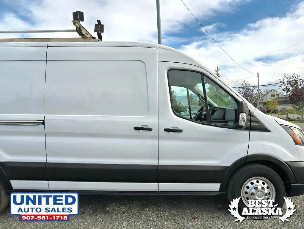 Ford Transit-250 photo 21