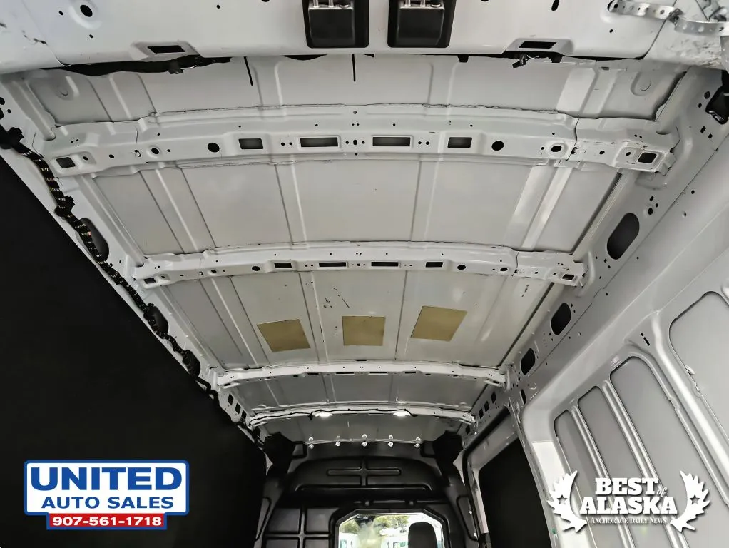 Ford Transit-250 photo 40