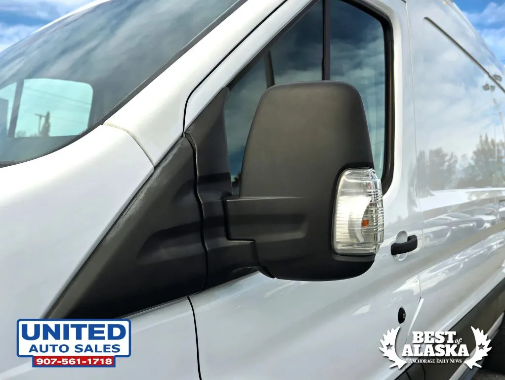 Ford Transit-250 photo 23