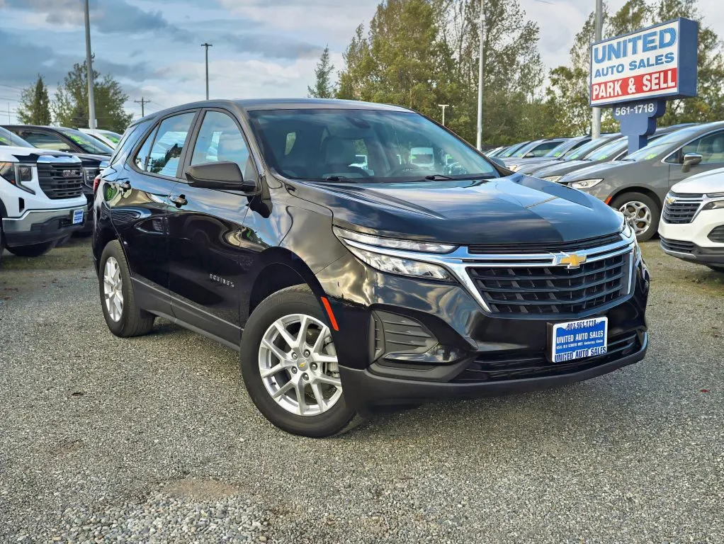2022 Chevrolet Equinox LS Sport Utility 4D