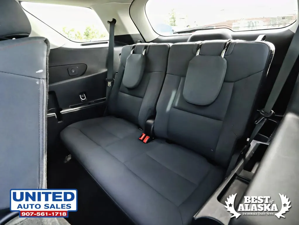 Ford Explorer photo 11