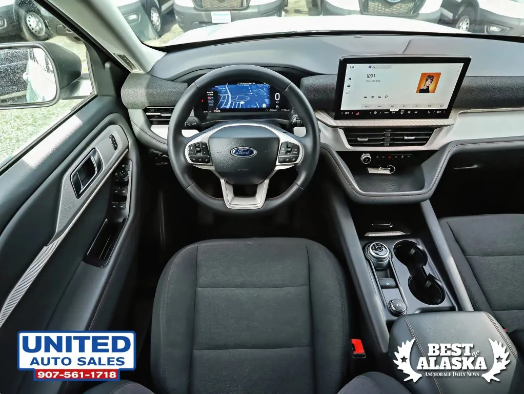 Ford Explorer photo 14