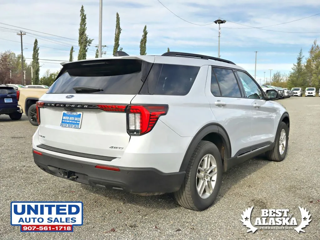Ford Explorer photo 10