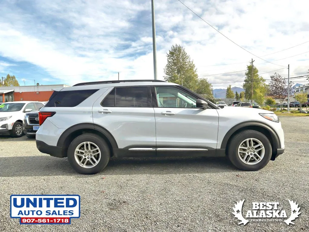 Ford Explorer photo 5