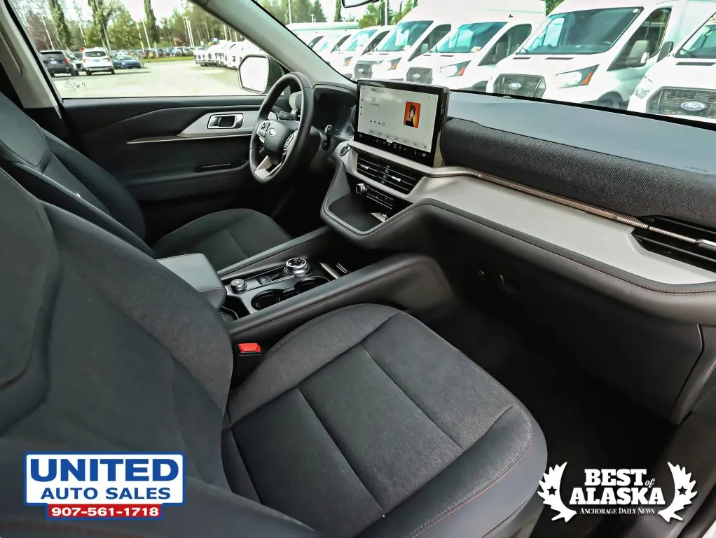 Ford Explorer photo 24