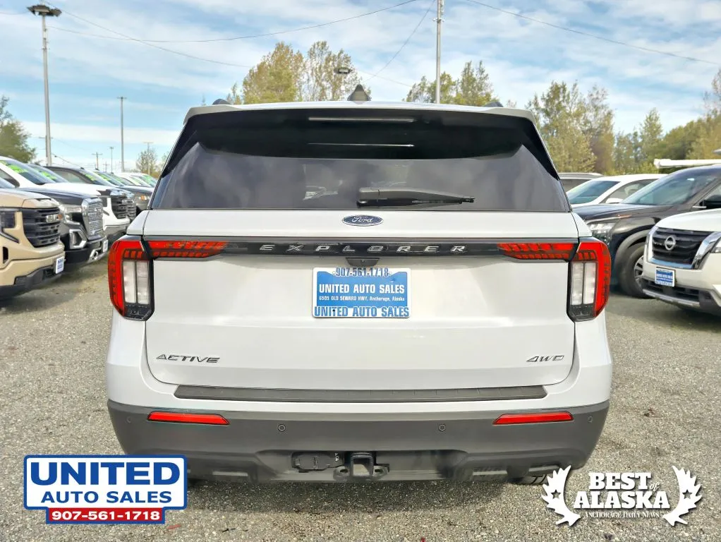 Ford Explorer photo 9