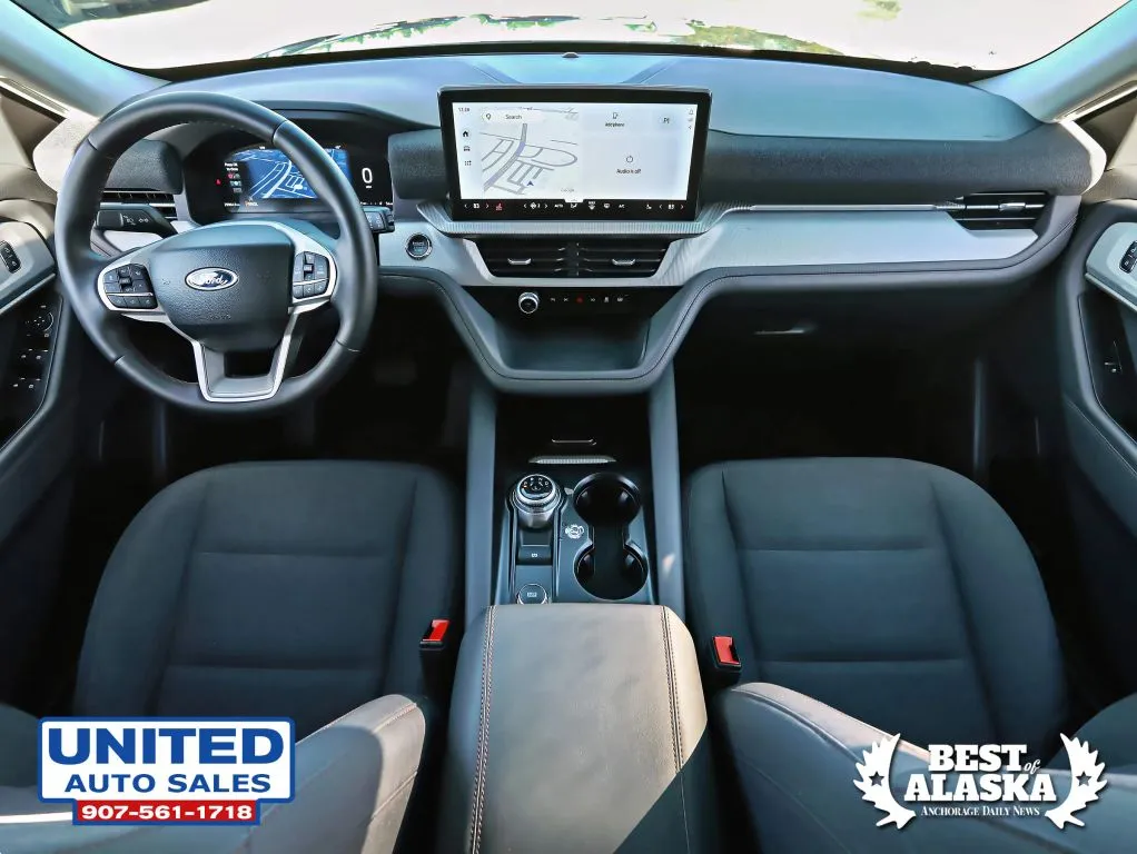 Ford Explorer photo 16