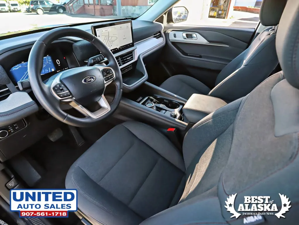 Ford Explorer photo 26