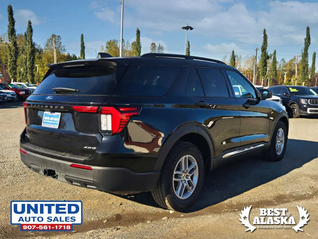 Ford Explorer photo 10