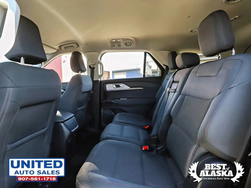Ford Explorer photo 33