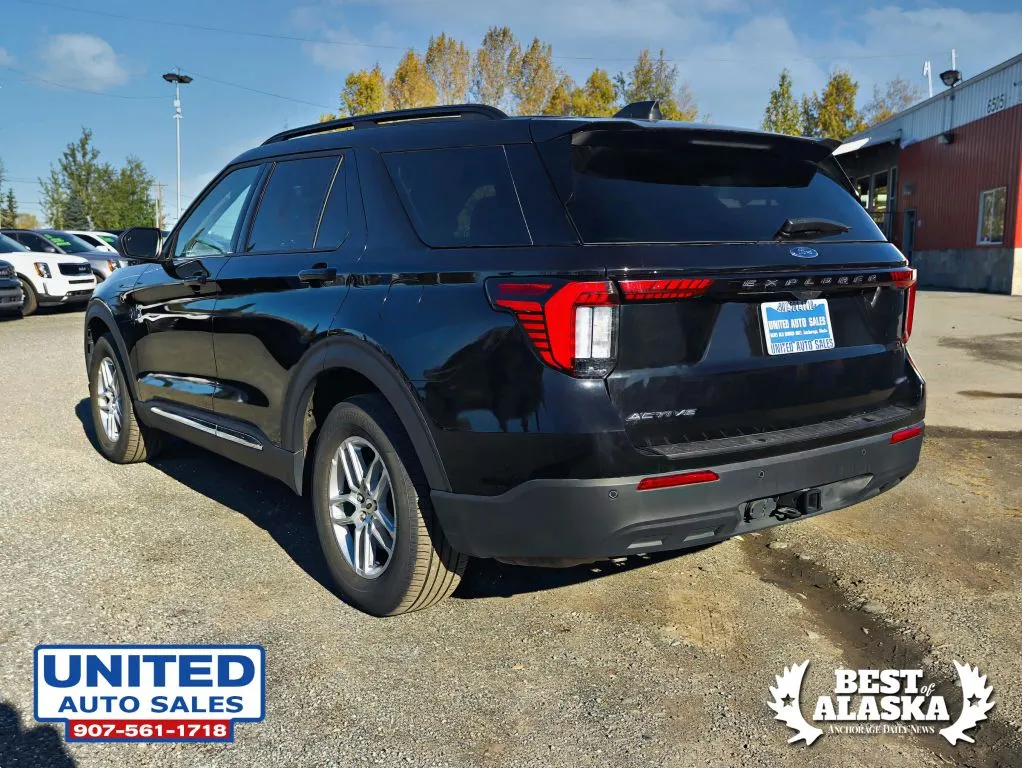 Ford Explorer photo 8