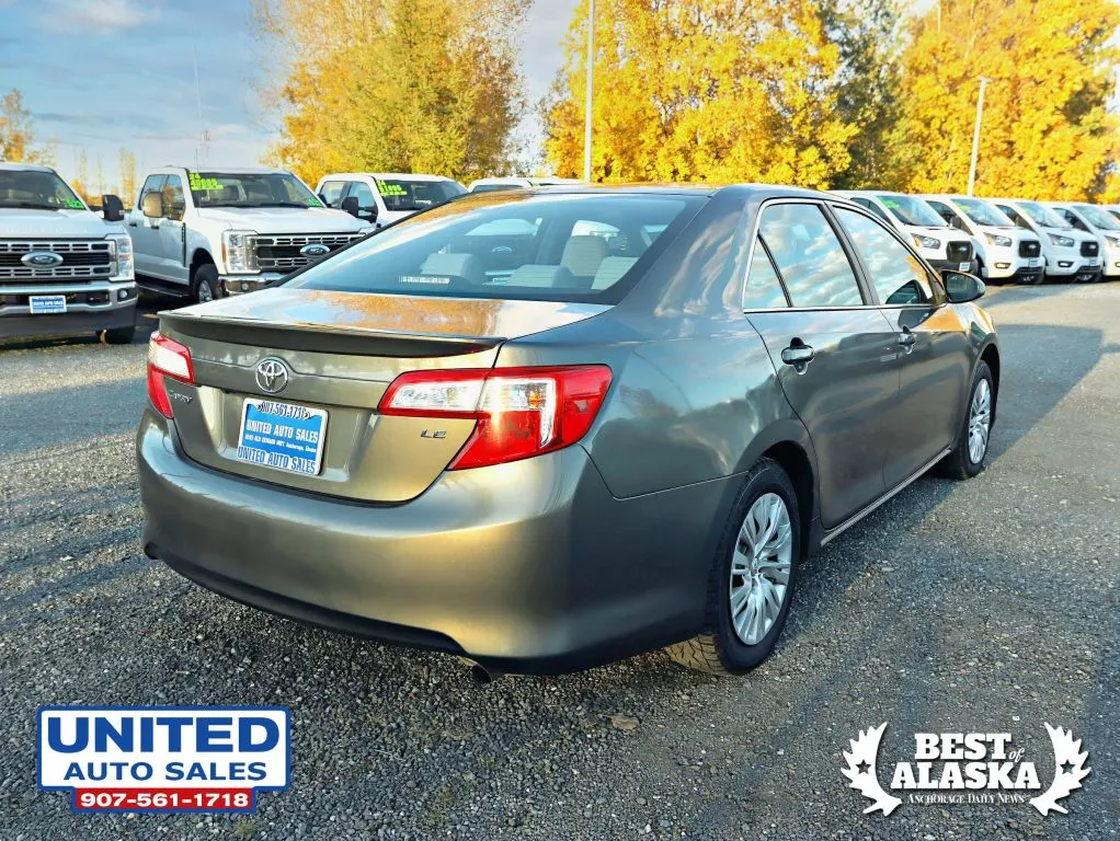 Toyota Camry photo 10