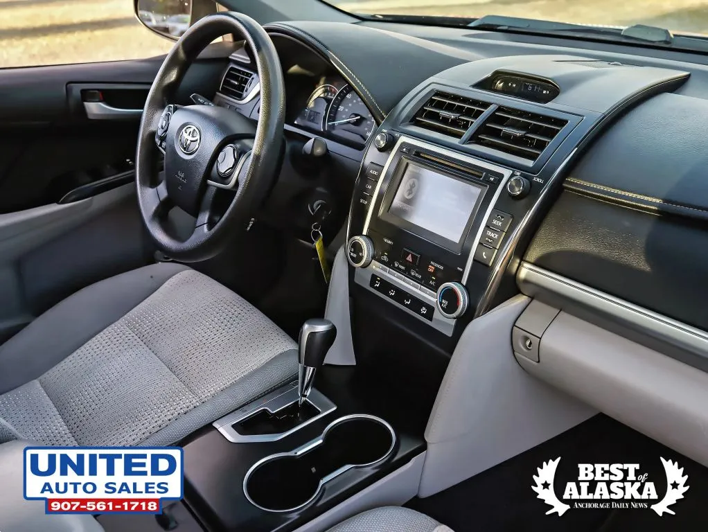 Toyota Camry photo 16