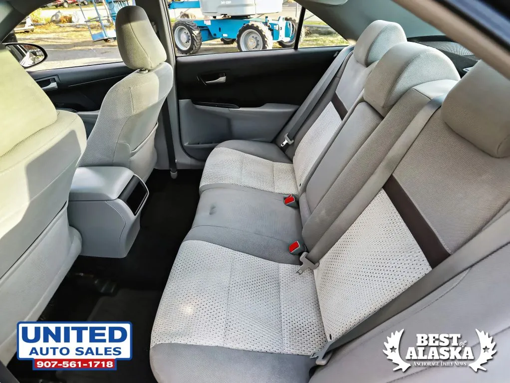 Toyota Camry photo 33