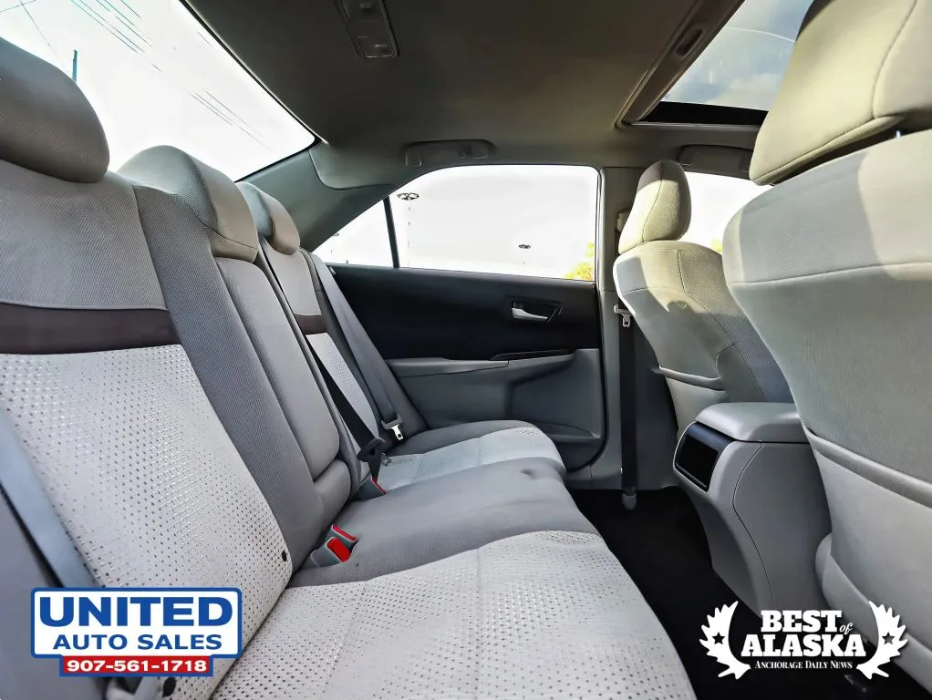 Toyota Camry photo 15