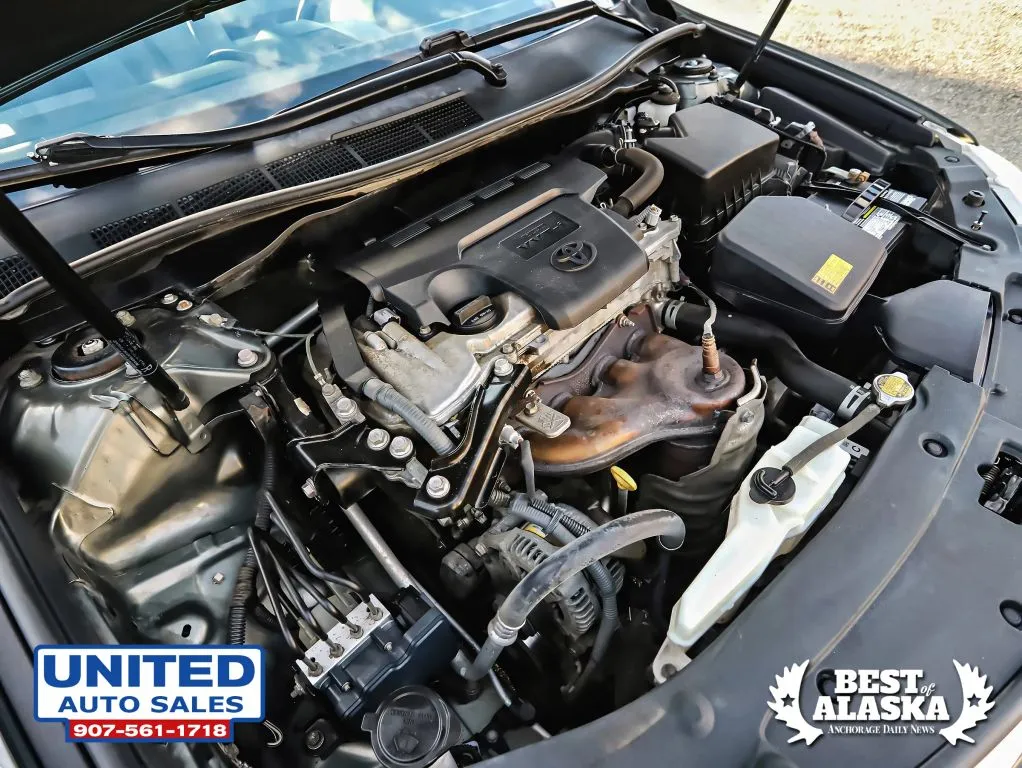 Toyota Camry photo 18