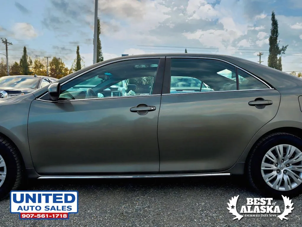 Toyota Camry photo 21