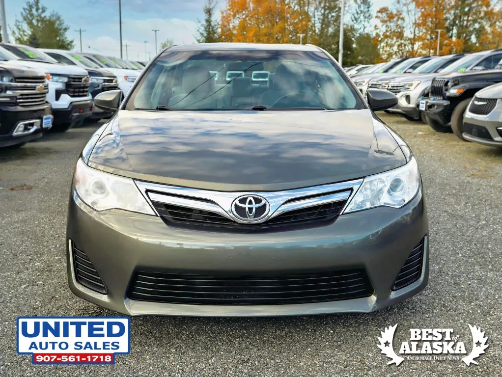 Toyota Camry photo 3