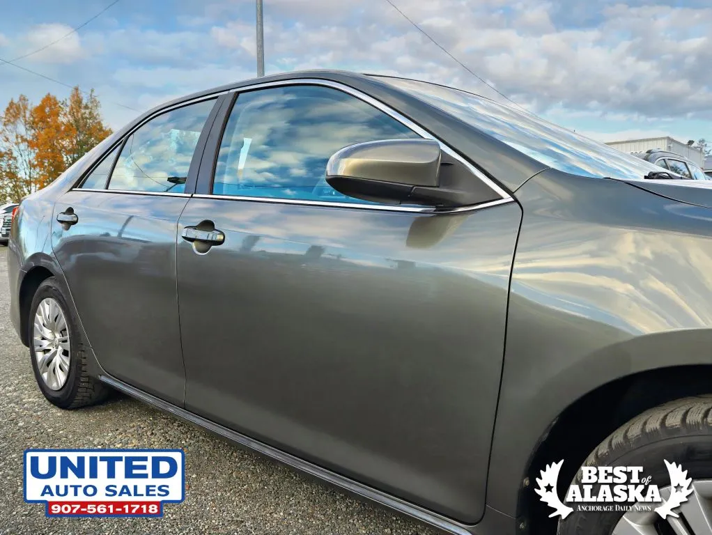Toyota Camry photo 23