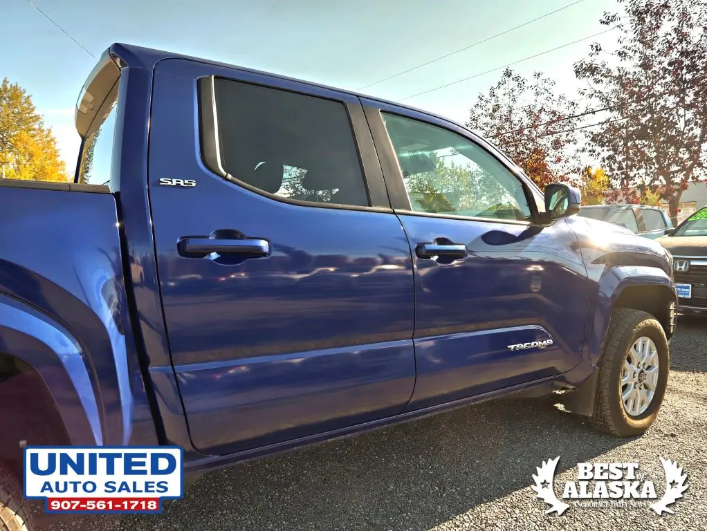 Toyota Tacoma photo 8