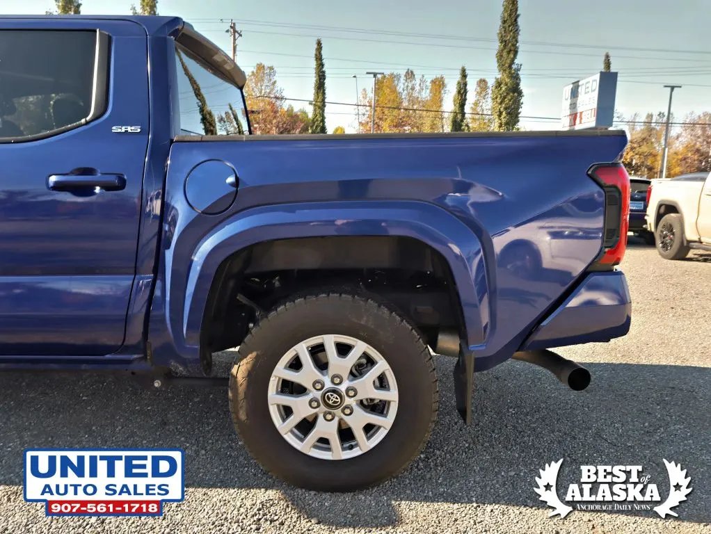 Toyota Tacoma photo 24