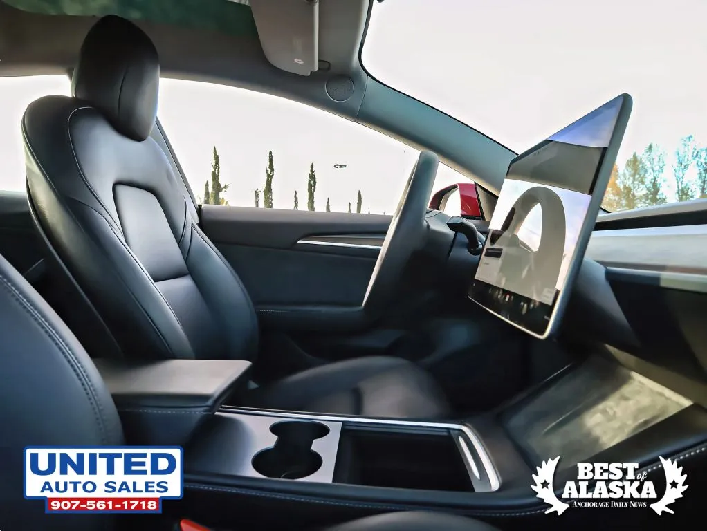 Tesla Model 3 photo 38