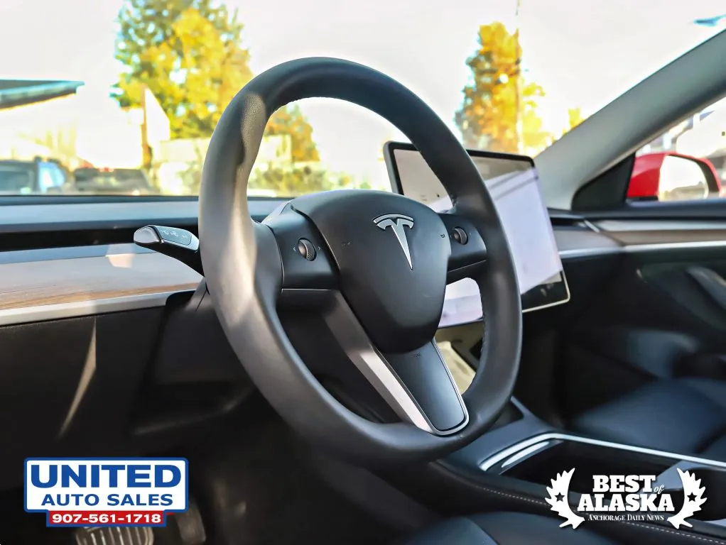 Tesla Model 3 photo 30