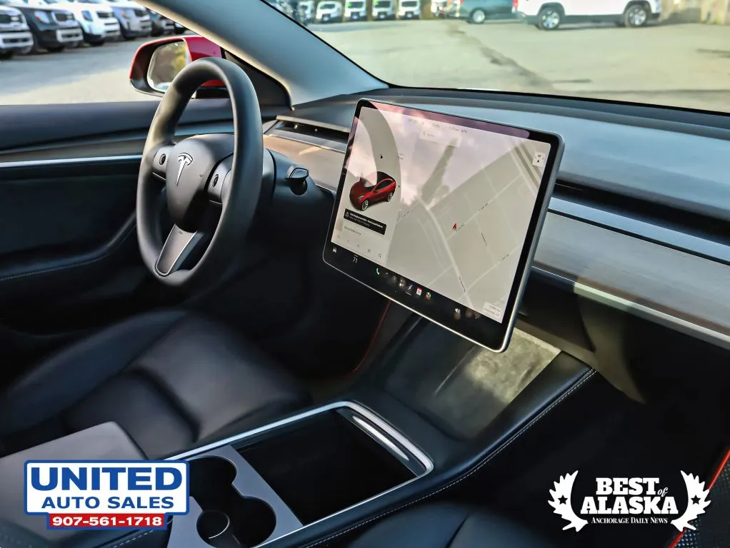 Tesla Model 3 photo 17