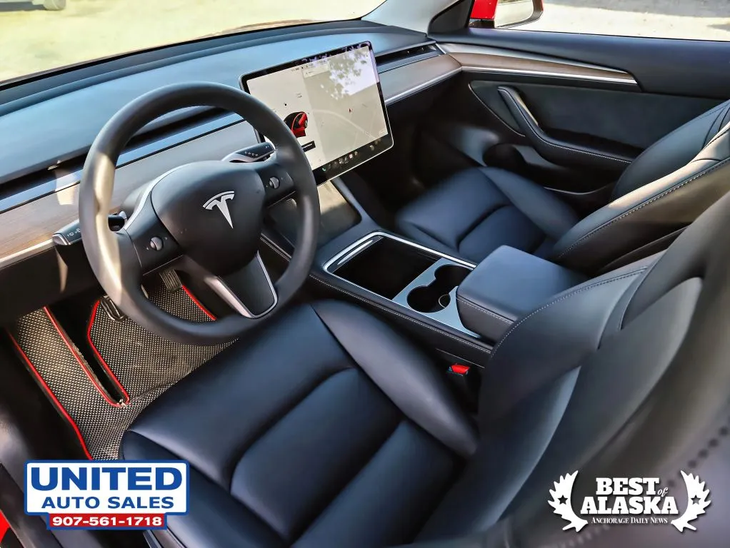 Tesla Model 3 photo 28
