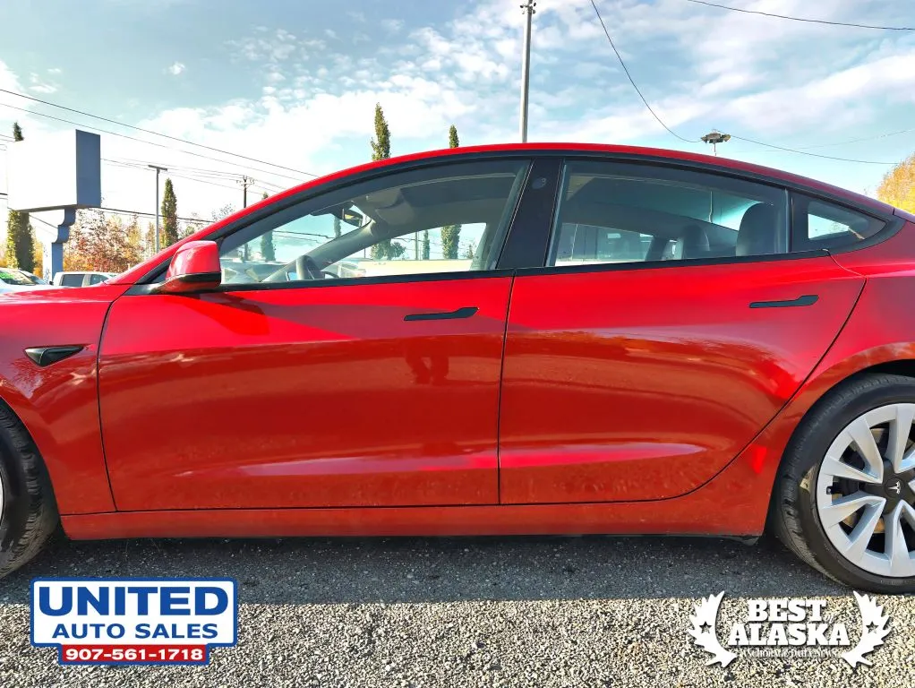 Tesla Model 3 photo 6