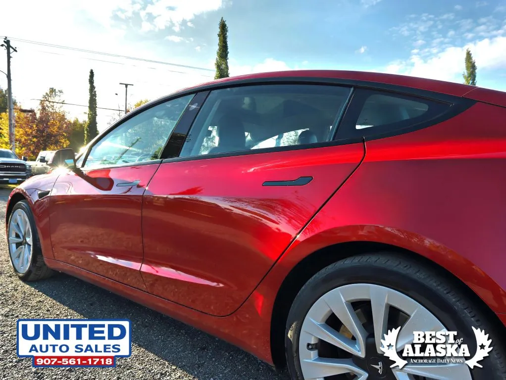 Tesla Model 3 photo 21