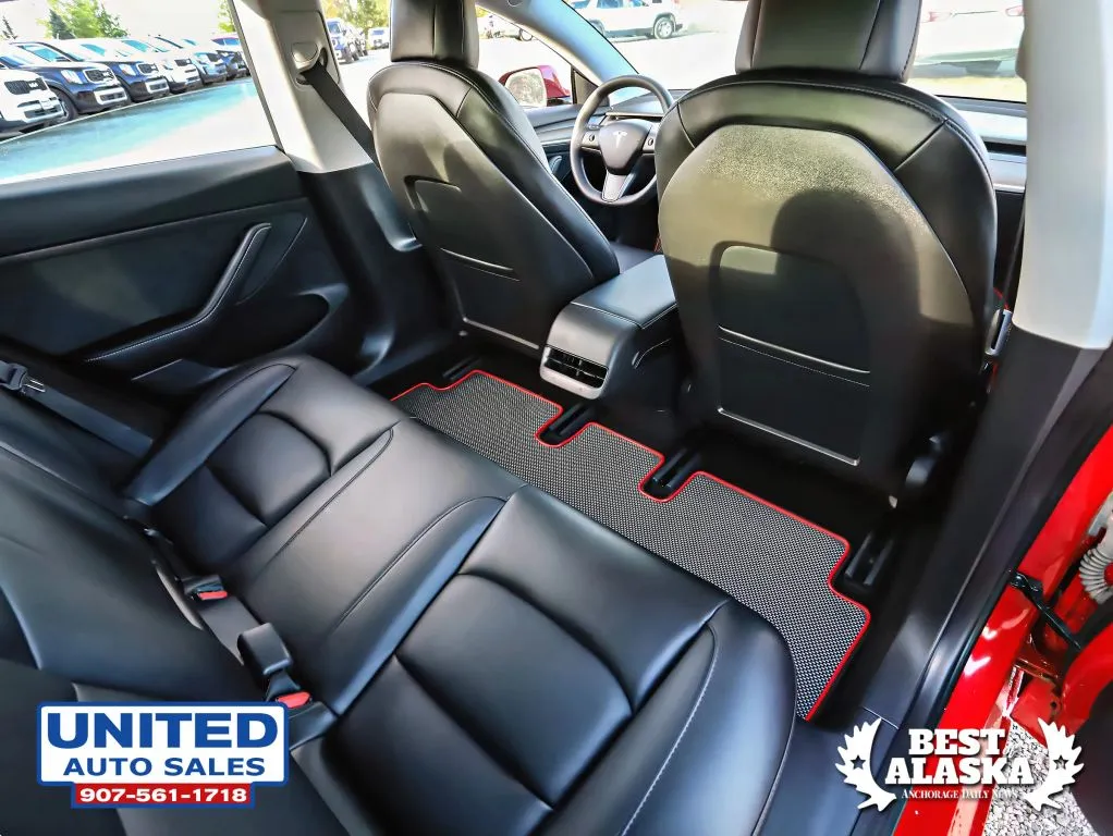 Tesla Model 3 photo 36
