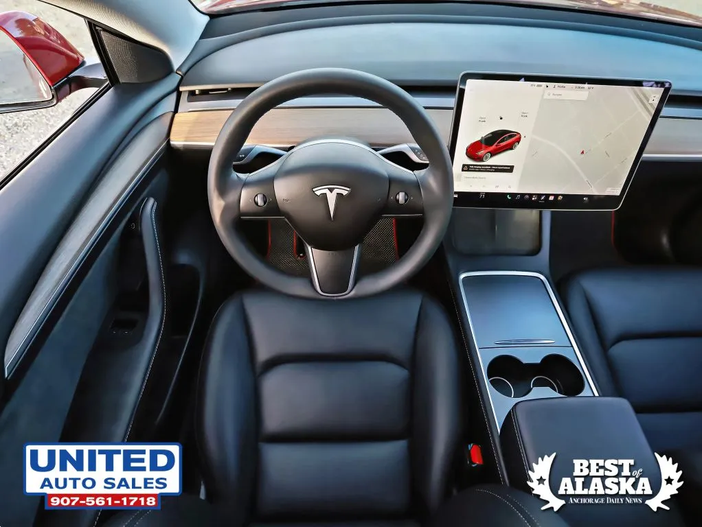 Tesla Model 3 photo 19