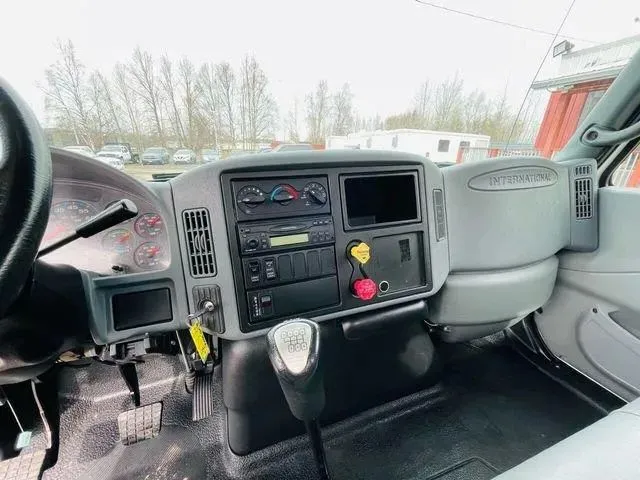 International 7300 photo 35