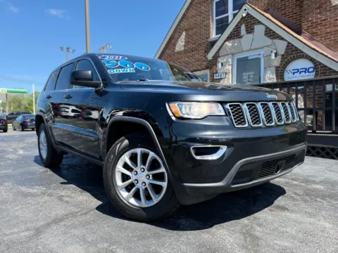 Black 2021 JEEP GRAND CHEROKEE LAREDO E for sale in Highland, IN