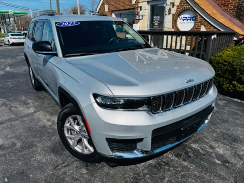 Photos of 2022 JEEP GRAND CHEROKEE LIMITED for sale in Highland, IN at Pro Auto Finance Highland