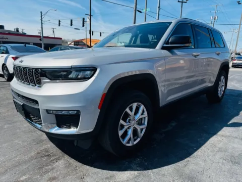 More photos of 2022 JEEP GRAND CHEROKEE LIMITED at Pro Auto Finance Highland, IN