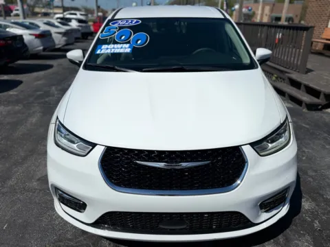 More photos of 2023 CHRYSLER PACIFICA TOURING L at Pro Auto Finance Highland, IN