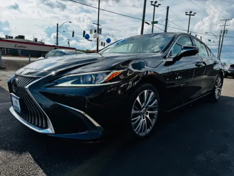 More photos of 2019 LEXUS ES 350 BASE at Pro Auto Finance Highland, IN