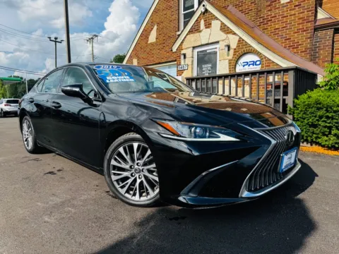 Black 2019 LEXUS ES 350 BASE for sale in Highland, IN