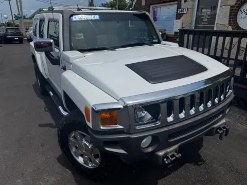 Photos of 2006 HUMMER H3 BASE for sale in Highland, IN at Pro Auto Finance Highland
