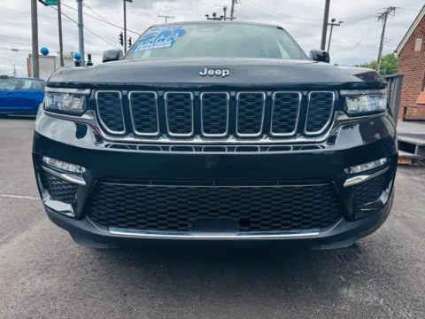 Another view of 2023 JEEP GRAND CHEROKEE LIMITED for sale in Highland, IN at Pro Auto Finance Highland