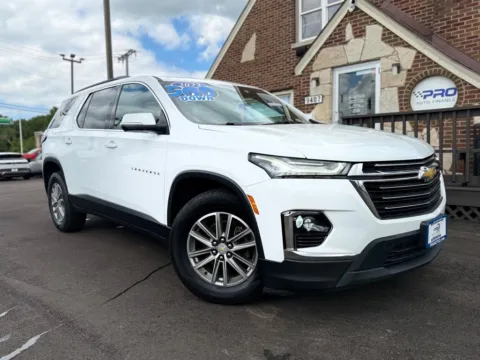White 2023 CHEVROLET TRAVERSE LT CLOTH for sale in Highland, IN