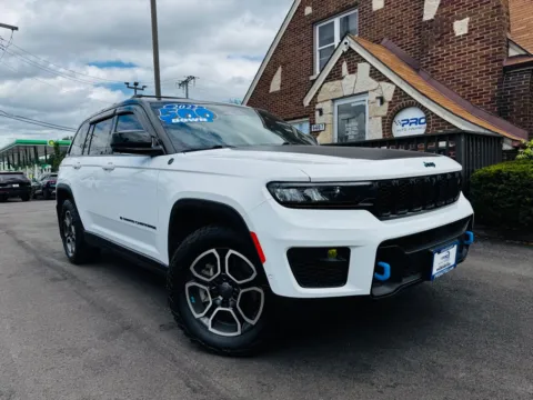 White 2022 JEEP GRAND CHEROKEE TRAILHAWK 4XE for sale in Highland, IN