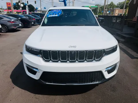 More photos of 2023 JEEP GRAND CHEROKEE LIMITED at Pro Auto Finance Highland, IN