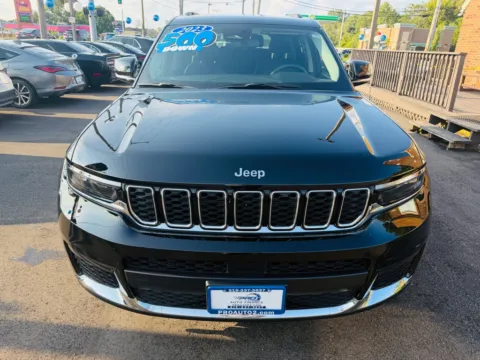 More photos of 2023 JEEP GRAND CHEROKEE LIMITED at Pro Auto Finance Highland, IN