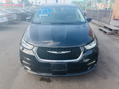 More photos of 2024 CHRYSLER PACIFICA TOURING L at Pro Auto Finance Highland, IN