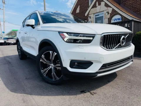 White 2021 VOLVO XC40 T5 INSCRIPTION for sale in Highland, IN