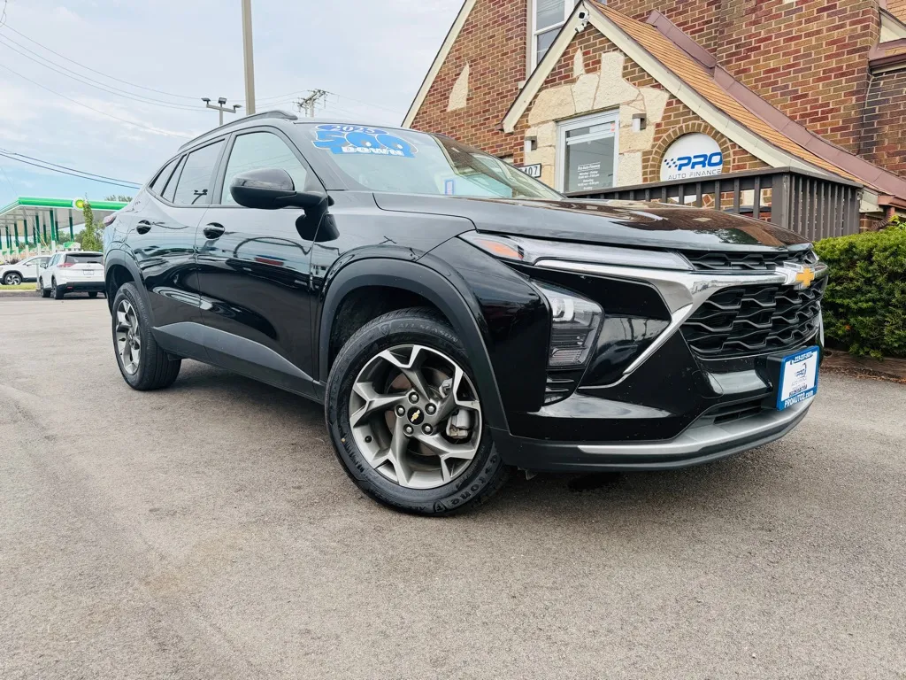 Black 2025 CHEVROLET TRAX LT for sale in Highland, IN