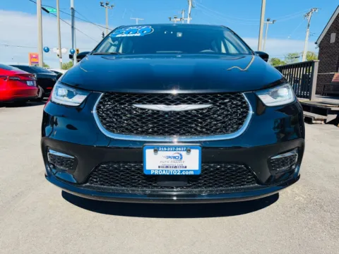 Another view of 2024 CHRYSLER PACIFICA PLUG-I SELECT for sale in Highland, IN at Pro Auto Finance Highland